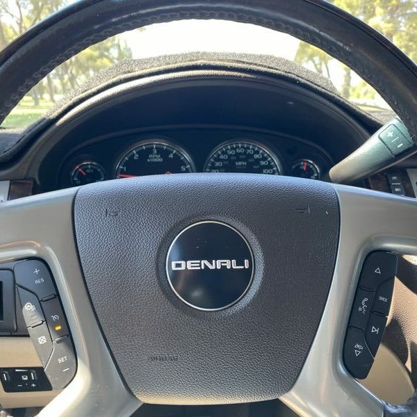 ONE GMC DENALI Steering Wheel Emblem logo badge sign Avalanche GMC Sierra Acadia